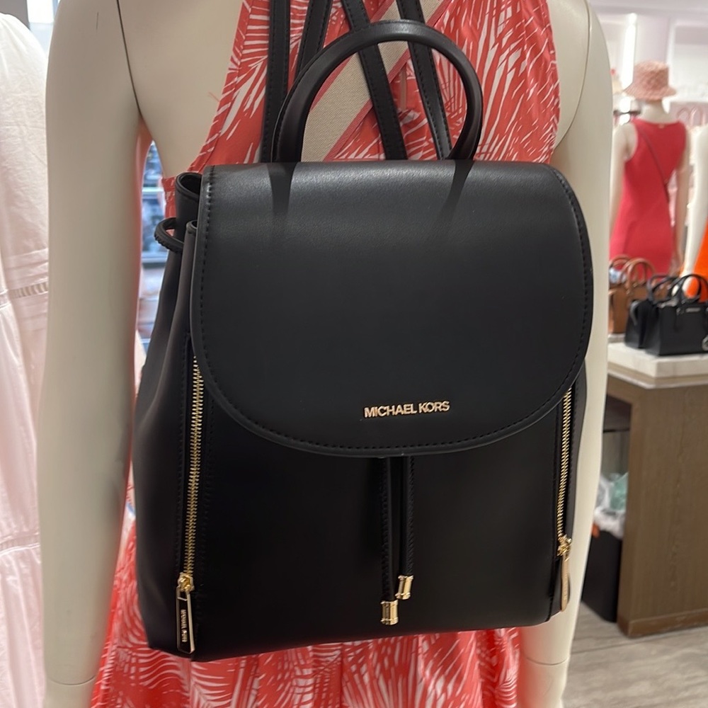 Michael Kors Backpack Bag Phoebe Medium Flap Drawstring Backpack Black 
NWT - Picture 11 of 16